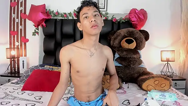 Snapshot of Amberr1 chatting on February 20, 12:15 pm Amberr1 online show from February 20, 12:15 pm