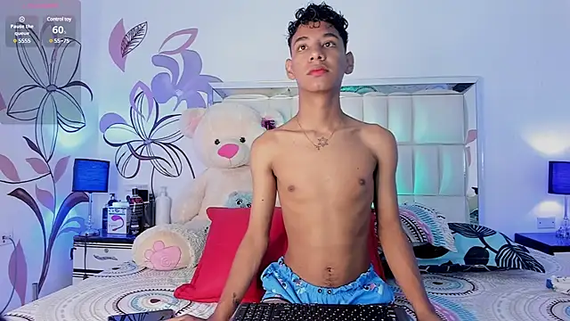 Snapshot of Amberr1 chatting on February 21, 12:17 pm Amberr1 online show from February 21, 12:17 pm