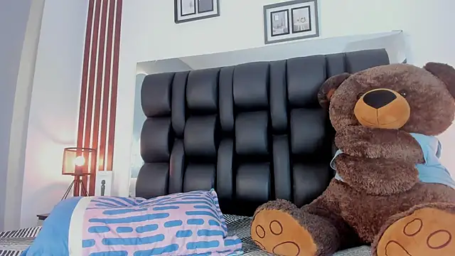 Snapshot of Amberr1 chatting on March 18, 12:14 pm Amberr1 online show from March 18, 12:14 pm