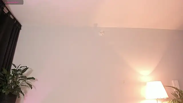 Hannah Jonhson online show from March 13, 12:50 am