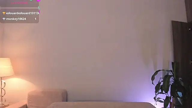 Snapshot of Hannah_Jonhson chatting on July 2, 3:45 am Hannah Jonhson online show from July 2, 3:45 am