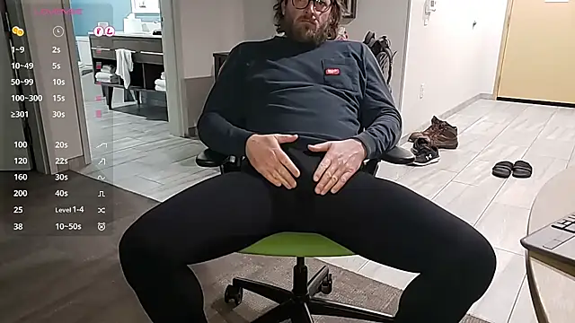 Snapshot of rrunner7718 chatting on March 20, 2:19 am rrunner7718 online show from March 20, 2:19 am