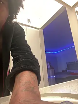 squirmxx10 online show from February 5, 10:36 pm