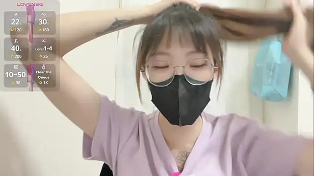 Snapshot of Chu1314 chatting on March 22, 3:42 pm Chu1314 online show from March 22, 3:42 pm