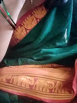 Snapshot of laxmitelugu78 chatting on September 27, 6:40 am laxmitelugu78 online show from September 27, 6:40 am