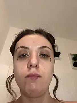 Snapshot of bunnythetailor chatting on February 1, 2:05 am bunnythetailor online show from February 1, 2:05 am