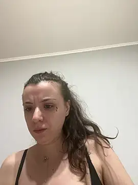 bunnythetailor online show from February 24, 4:27 pm