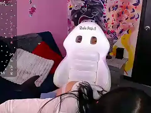 Snapshot of Sofii_cutee chatting on February 11, 1:41 pm Sofii cutee online show from February 11, 1:41 pm