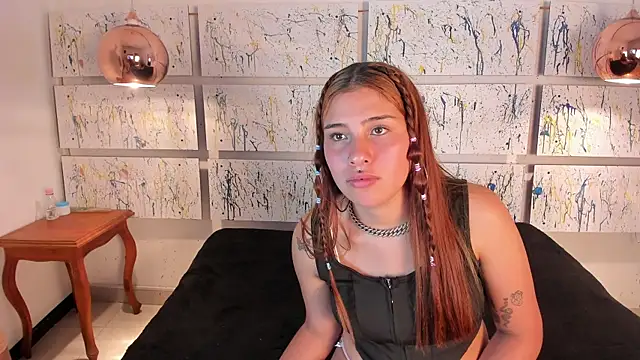 Snapshot of Nikki_and_Mayk chatting on February 7, 2:29 am Nikki and Mayk online show from February 7, 2:29 am