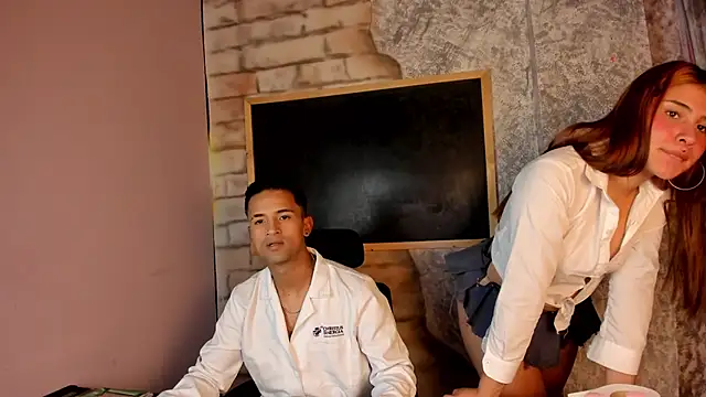 Snapshot of Nikki_and_Mayk chatting on February 19, 2:55 am Nikki and Mayk online show from February 19, 2:55 am