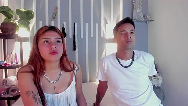 Snapshot of Nikki_and_Mayk chatting on March 5, 2:36 am Nikki and Mayk online show from March 5, 2:36 am