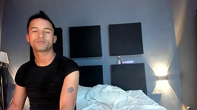 Snapshot of Nikki_and_Mayk chatting on September 16, 4:02 am Nikki and Mayk online show from September 16, 4:02 am