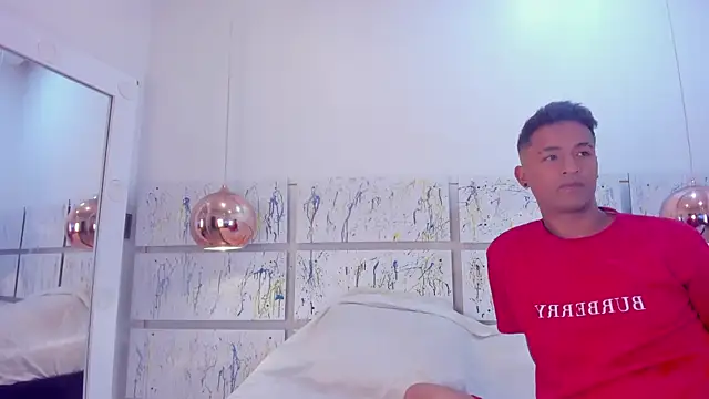 Snapshot of Nikki_and_Mayk chatting on November 5, 2:55 am Nikki and Mayk online show from November 5, 2:55 am