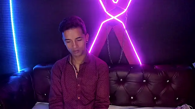 Snapshot of Nikki_and_Mayk chatting on November 28, 2:36 am Nikki and Mayk online show from November 28, 2:36 am