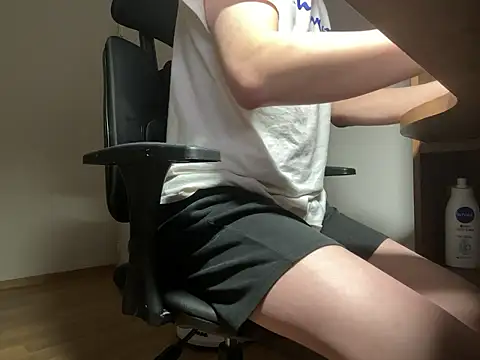 Snapshot of Phil_6677 chatting on November 26, 7:48 pm Phil 6677 online show from November 26, 7:48 pm