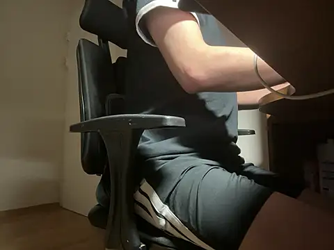 Snapshot of Phil_6677 chatting on December 1, 1:05 pm Phil 6677 online show from December 1, 1:05 pm