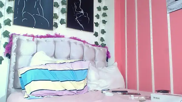 annyevans 1 online show from March 3, 8:43 pm