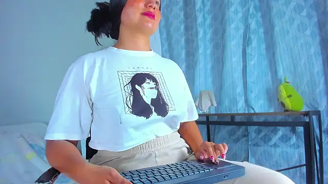 evaa greey online show from November 8, 8:07 pm