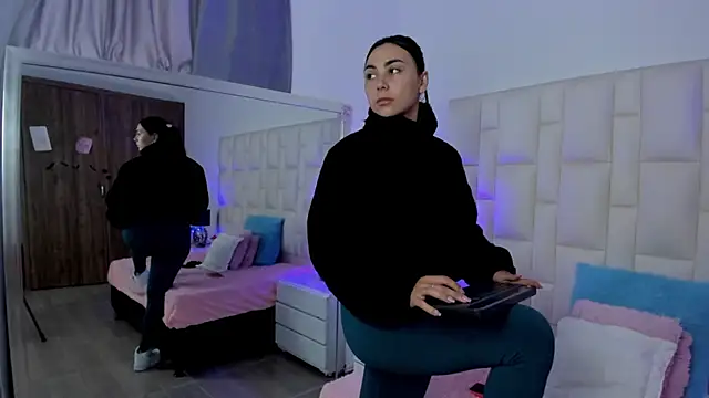 Ariana rouse online show from November 27, 5:59 pm