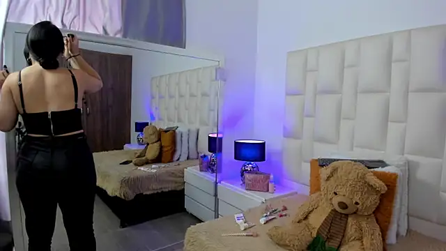 Ariana rouse online show from April 11, 6:12 pm