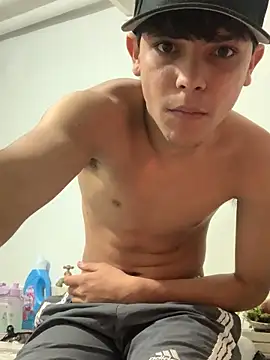 Snapshot of _SpicyBoy chatting on October 18, 12:35 am  SpicyBoy online show from October 18, 12:35 am