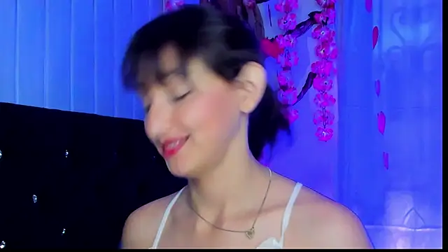 Snapshot of vicky__skinny_1 chatting on February 18, 3:10 pm vicky skinny 1 online show from February 18, 3:10 pm