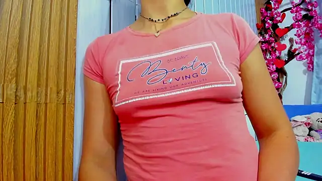 Snapshot of vicky__skinny_1 chatting on March 1, 3:32 am vicky skinny 1 online show from March 1, 3:32 am