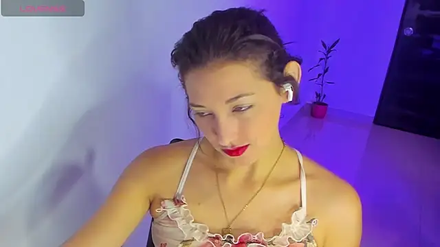 Snapshot of vicky__skinny_1 chatting on March 13, 1:50 pm vicky skinny 1 online show from March 13, 1:50 pm