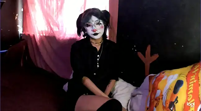 Sharkyu1 online show from March 2, 7:45 pm