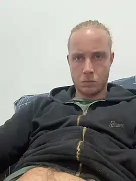 Snapshot of vikingodorado chatting on March 20, 7:46 pm vikingodorado online show from March 20, 7:46 pm