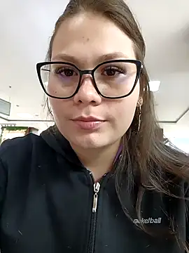 Vale Saenzz online show from March 8, 5:43 pm