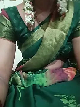 Snapshot of TeluguammayiMahi chatting on July 7, 10:47 pm TeluguammayiMahi online show from July 7, 10:47 pm