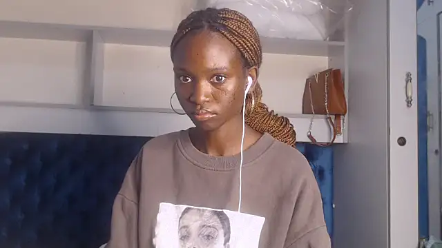 YoungDiva69 online show from February 6, 11:10 am