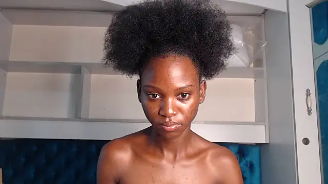 YoungDiva69 online show from February 22, 7:01 am