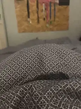 Snapshot of yannusgir33 chatting on February 3, 7:13 am yannusgir33 online show from February 3, 7:13 am