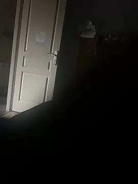 Snapshot of yannusgir33 chatting on February 15, 8:35 am yannusgir33 online show from February 15, 8:35 am