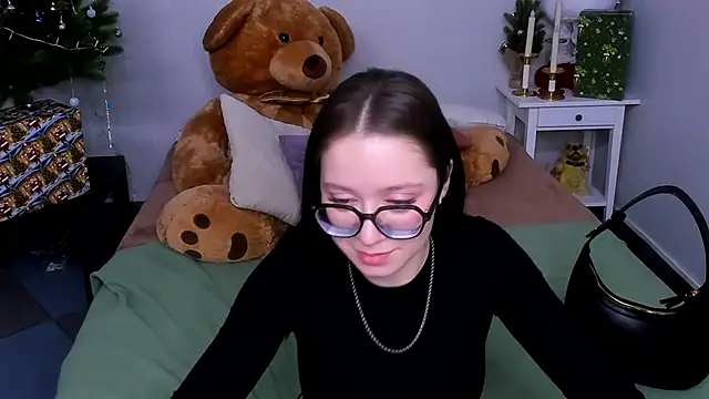 Snapshot of Alikka_Shykitty chatting on January 28, 2:43 am Alikka Shykitty online show from January 28, 2:43 am