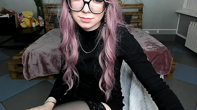 Snapshot of Alikka_Shykitty chatting on March 5, 12:44 pm Alikka Shykitty online show from March 5, 12:44 pm