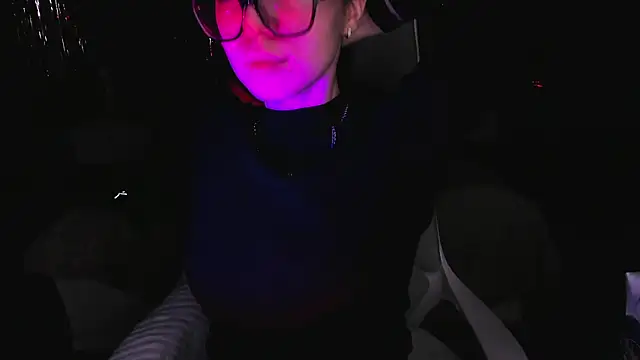 Snapshot of Alikka_Shykitty chatting on March 9, 1:15 pm Alikka Shykitty online show from March 9, 1:15 pm