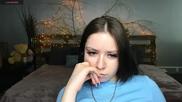 Snapshot of Alikka_Shykitty chatting on March 13, 10:26 am Alikka Shykitty online show from March 13, 10:26 am