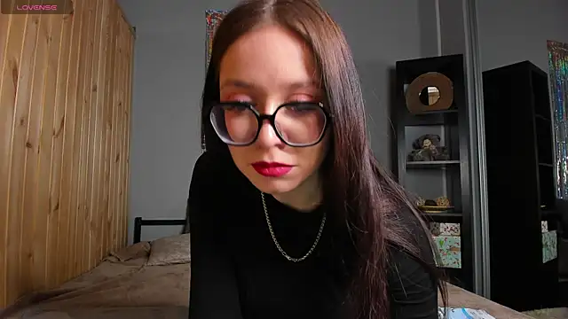 Snapshot of Alikka_Shykitty chatting on March 21, 3:33 am Alikka Shykitty online show from March 21, 3:33 am