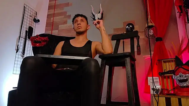 AngeloColleen online show from November 8, 5:01 pm