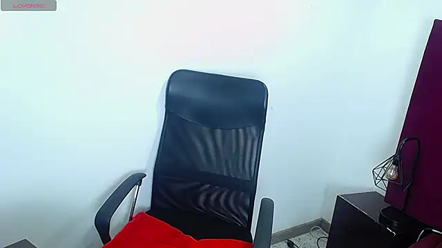 Snapshot of CamiilaReyes chatting on February 7, 10:52 pm CamiilaReyes online show from February 7, 10:52 pm