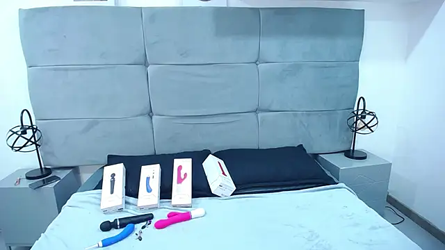 Snapshot of CamiilaReyes chatting on March 6, 1:46 pm CamiilaReyes online show from March 6, 1:46 pm