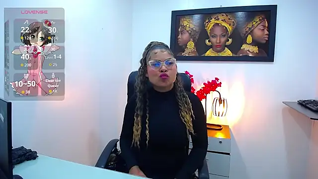 Snapshot of CamiilaReyes chatting on October 23, 1:32 pm CamiilaReyes online show from October 23, 1:32 pm