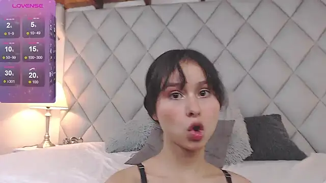 Snapshot of LalyCastro chatting on February 25, 2:03 am LalyCastro online show from February 25, 2:03 am