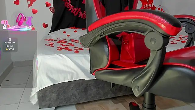 Snapshot of Nicol_TransGirl chatting on February 12, 2:50 am Nicol TransGirl online show from February 12, 2:50 am