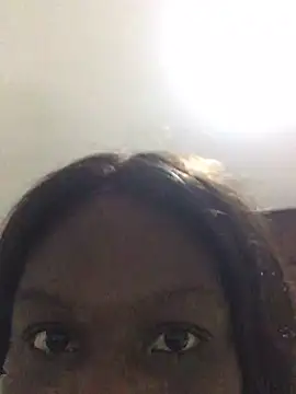 Snapshot of cutee2000 chatting on February 22, 12:05 am cutee2000 online show from February 22, 12:05 am