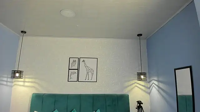 ninna curly online show from December 2, 3:45 am