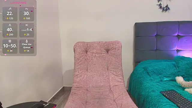 Snapshot of Sophie_Astor chatting on November 27, 10:45 pm Sophie Astor online show from November 27, 10:45 pm